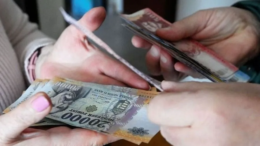 Nyugdíjkorhatár: egy összegben több havi nyugdíjat is kaphatnak azok, akik jól időzítenek
